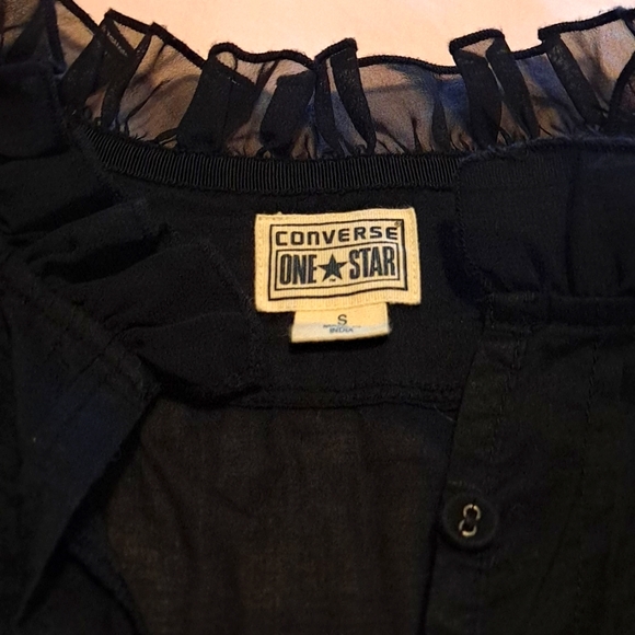 Converse One Star Black Sleeveless Blouse with Ruffles Small - Picture 2 of 10